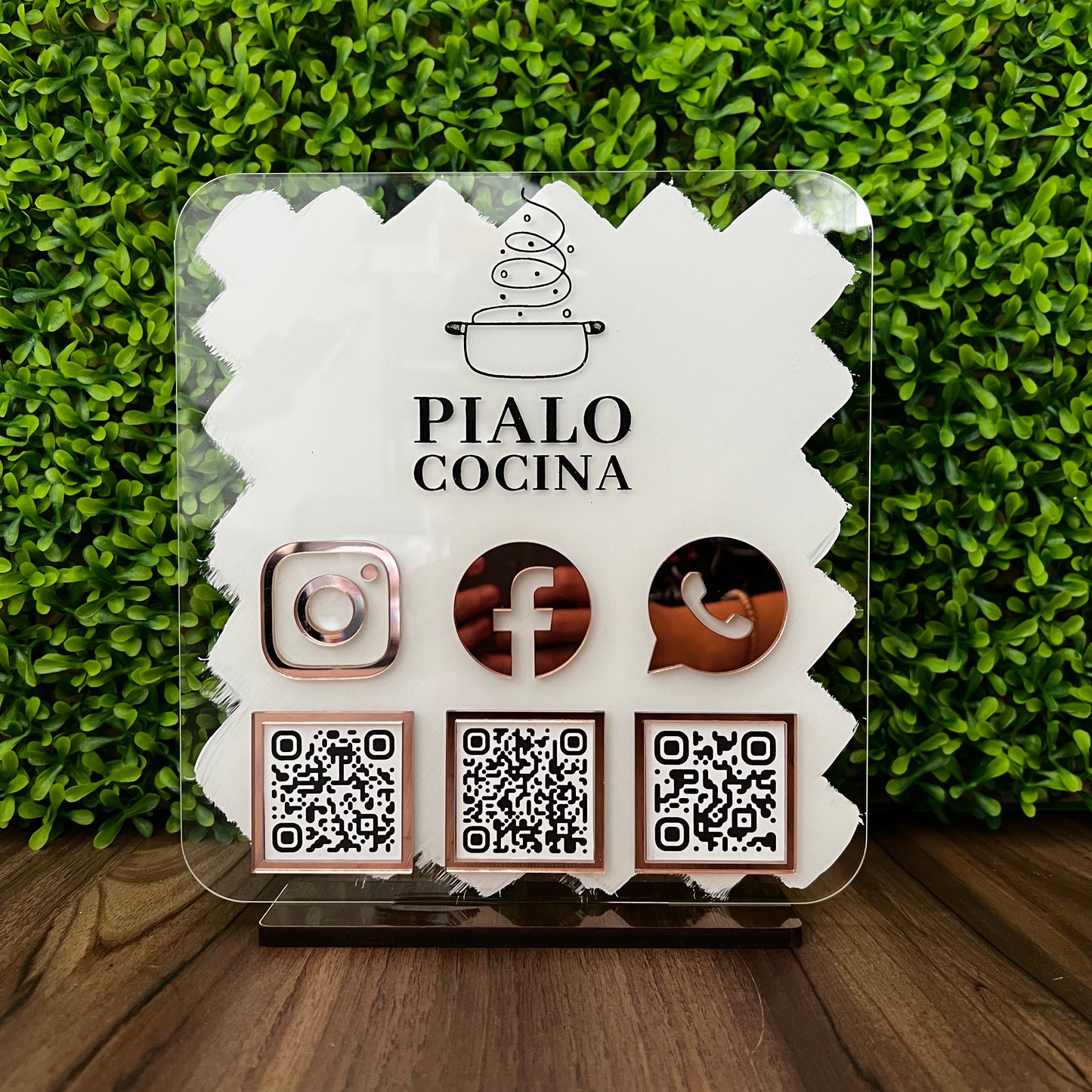 Placa de redes sociales casi cuadrada