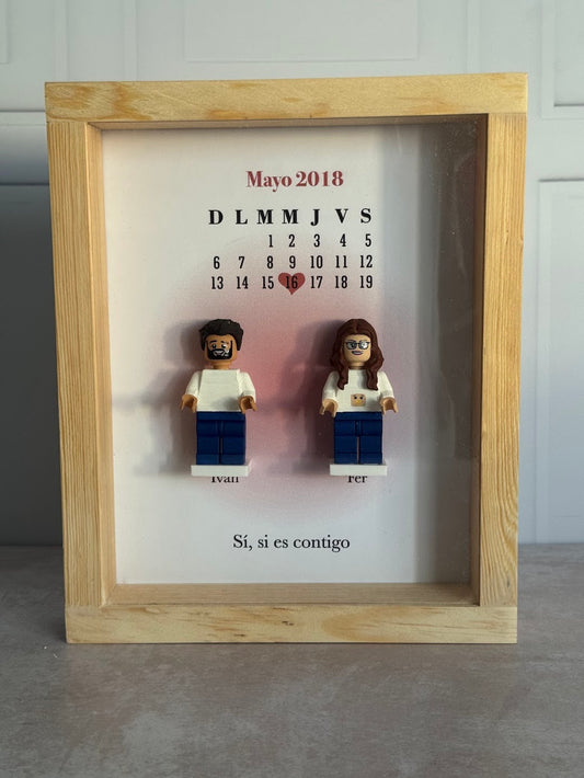 Marco de Madera Personalizado con 2 Figuras Tipo LEGO®