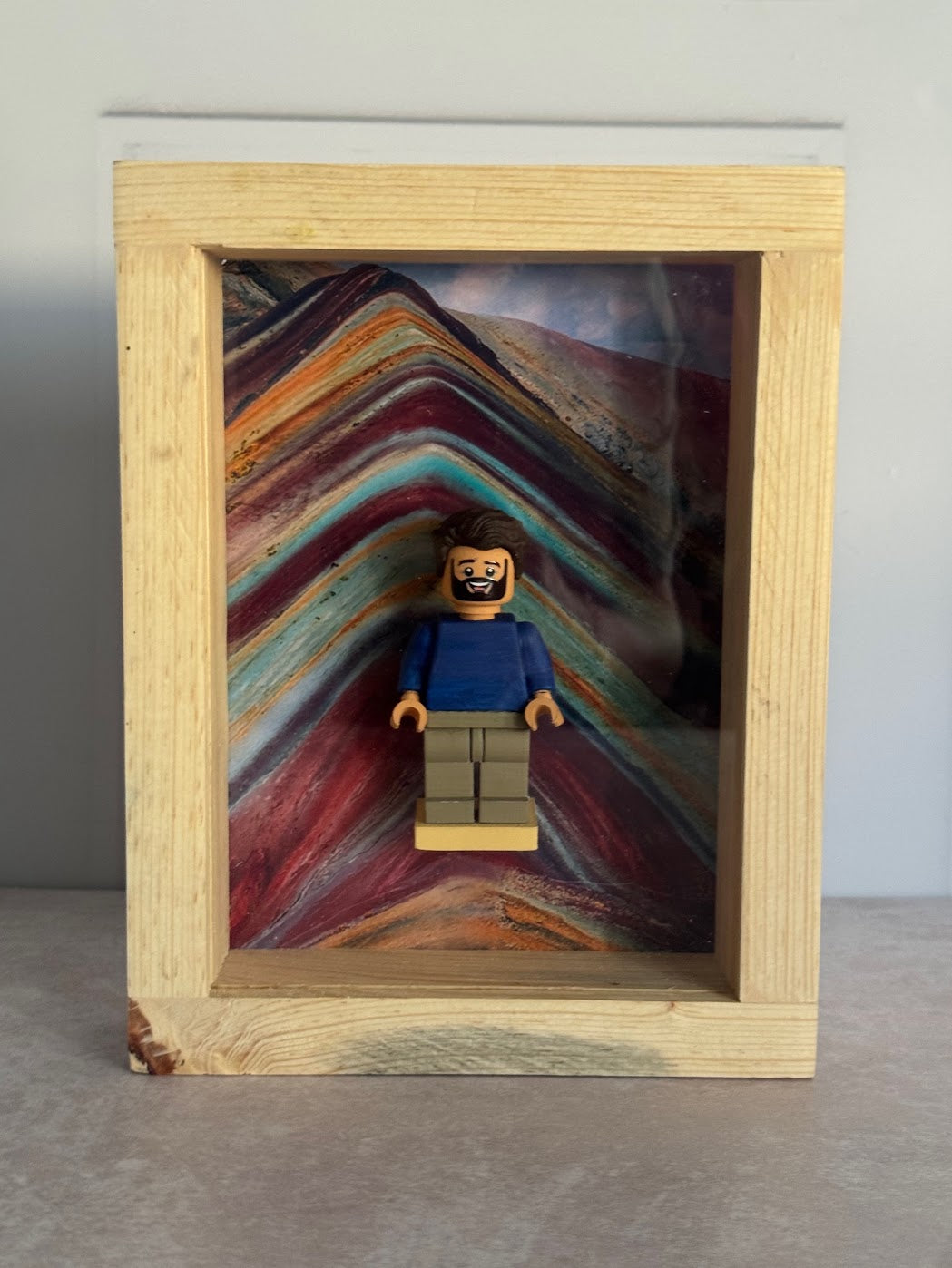 Marco de Madera Personalizado con 1 Figura Tipo LEGO®